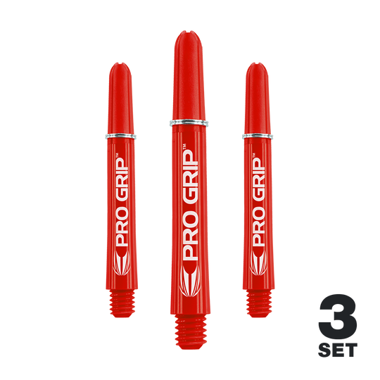 Target Pro Grip Shafts - 3 set - Rosso Auf dem Bild sind drei rote PRO GRIP Shafts für Darts zu sehen. Unten rechts steht "3 SET," was darauf hinweist, dass es sich um ein Set mit drei Stück handelt.