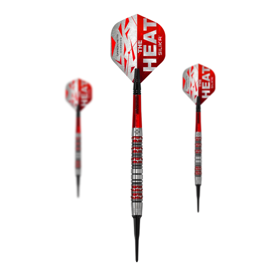 Freccette morbide Damon Heta Series 3 di Harrow Das Bild zeigt drei Softdarts der Marke Harrows Damon Heta Series 3. Die Darts sind überwiegend rot und silber und tragen die Aufschrift "THE HEAT".
