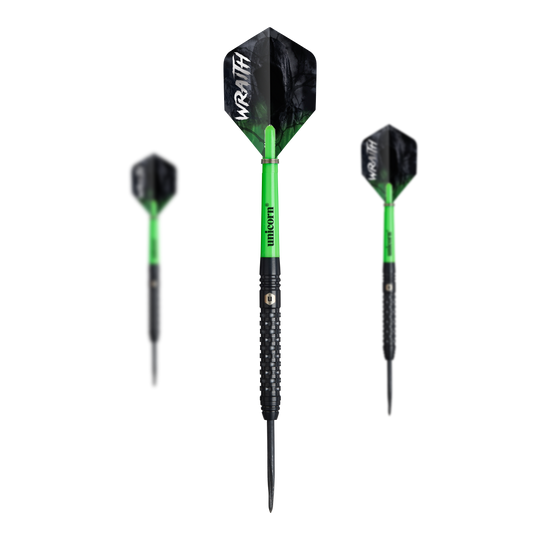 Freccette in acciaio Unicorn Wraith Auf dem Bild sind drei Unicorn Wraith Steeldarts zu sehen. Die Darts haben schwarze Spitzen, grüne Schäfte und schwarze Flights mit der Aufschrift "WRAITH".