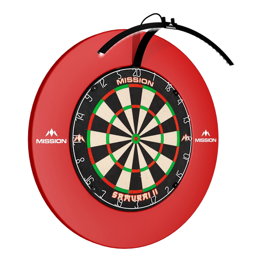 Illuminazione per bersaglio per freccette a LED pieghevole Mission Torus 100 Das Bild zeigt das "Mission Torus 100 Faltbare LED Dartboard Beleuchtung" an einem Dartboard befestigt. Die LED-Beleuchtung sorgt für eine optimale Ausleuchtung der Dartscheibe.