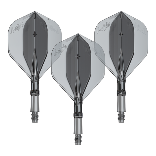 Alette L-Style L-Sytem - Nero trasparente Das Bild zeigt ein Produkt mit dem Namen LS1062_LStyle_L-System_Flights_ClearBlack_Small_190_1Set. Es handelt sich um ein Dartzubehör.