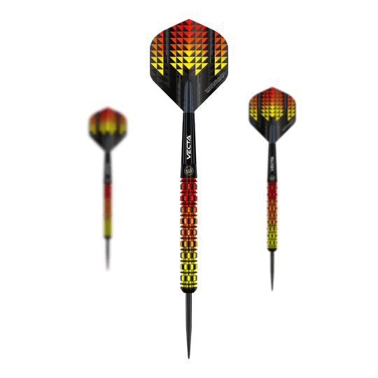 Winmau Firestorm Flame Parallel Steeldarts Das Bild zeigt drei Winmau Firestorm Flame Parallel Steeldarts mit auffälligem Flammen-Design in Gelb, Orange und Rot. Die Flights sind schwarz mit geometrischem Muster, während die Schäfte passend farbig gestaltet sind.