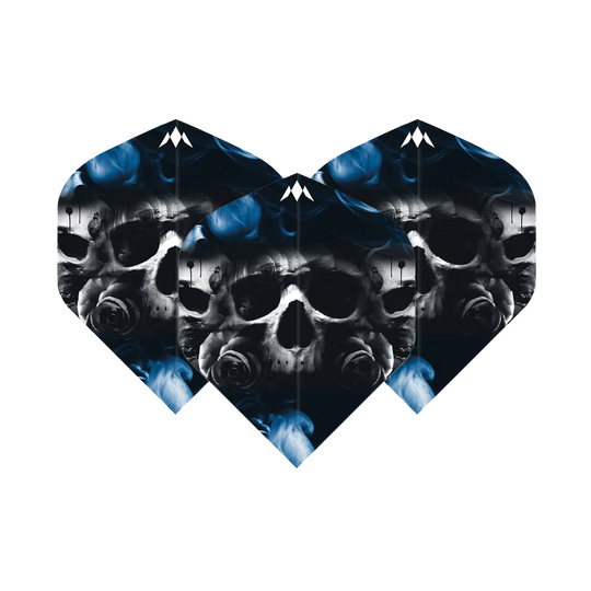 Missione Solo Shaun McDonald No2 Voli Standard Das Bild zeigt drei Dartflights mit einem Totenkopf und blauen Raucheffekten als Motiv. Die Flights sind das Produkt "Mission Solo Shaun McDonald No2 Standard Flights".