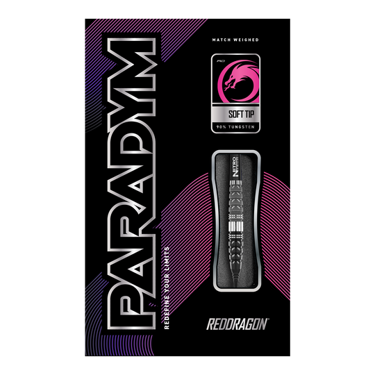 Freccette morbide Red Dragon Paradym Torpedo - 20 g Das Bild zeigt die Verpackung der Red Dragon Paradym Torpedo Softdarts mit einem Gewicht von 20g. Auf der Verpackung sind ein Dartpfeil, das Red Dragon Logo und moderne Designelemente in Schwarz, Pink und Lila zu sehen.