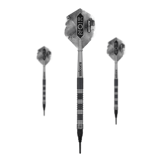 Freccette morbide Unicorn Noir James Wade Auf dem Bild sind drei elektronische Softdarts zu sehen. Die Dartpfeile sind mit schwarz-silbernen Flights und der Aufschrift "NOIR" und "unicorn" versehen.