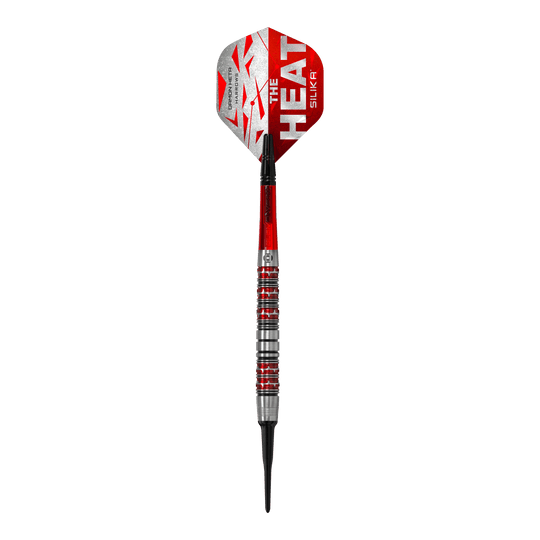Freccette morbide Damon Heta Series 3 di Harrow Das Bild zeigt einen Harrows Damon Heta Series 3 Softdart. Der Dart ist silber, rot und schwarz gestaltet und trägt den Aufdruck "The Heat" auf dem Flight.