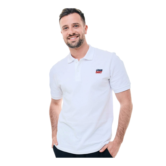 Polo Classica della collezione Lion Auf dem Bild ist ein Löwen Kollektion Polo Classic zu sehen. Es handelt sich um ein klassisches Polo-Shirt für Fans der Löwen Kollektion.