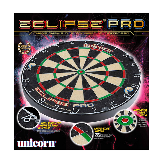 Bersaglio per freccette Unicorn Eclipse Pro Das Bild zeigt das Produkt "Unicorn Eclipse Pro Dartboard". Es handelt sich um eine professionelle Dartscheibe mit erhöhter Zielgenauigkeit und spezieller Draht-Technologie.