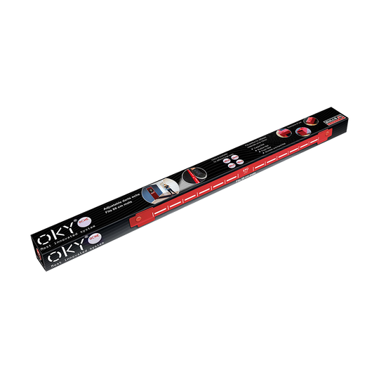 67821_Bulls_Oky_System_Metall_Oche_O60_4 Das Bild zeigt das Produkt "Bulls Oky Metall Oche" in seiner Verpackung. Es handelt sich um eine Metall-Abwurflinie für Darts, die in Schwarz und Rot gestaltet ist.