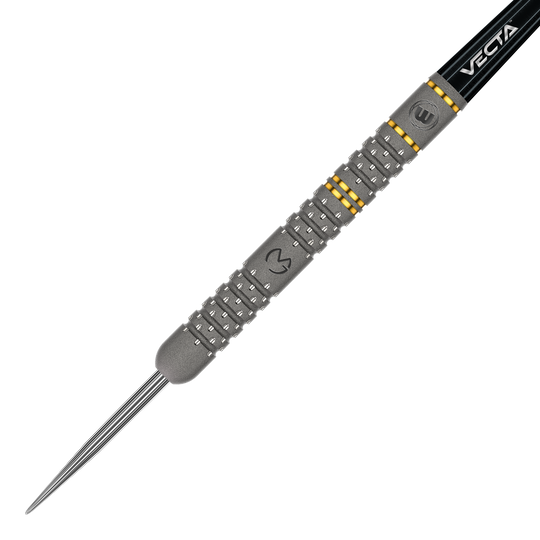 Freccette in acciaio Winmau Michael Van Gerwen Evo-X Dies ist ein Winmau Michael Van Gerwen Evo-X Steeldart. Der Dartpfeil hat ein silbernes Barrel mit gelben Akzenten und einer schwarzen Spitze.