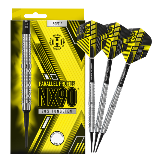 Harrows NX90 Softdarts paralleli Das Bild zeigt eine Packung der Harrows NX90 Parallel Softdarts mit gelb-schwarzem Design. Daneben liegen drei silberne Softdarts mit schwarzen und gelben Flights.