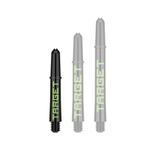 Aste Target Pro Grip TAG - 3 set - Nero Verde Das Bild zeigt drei schwarze Dart-Schäfte in verschiedenen Längen mit grünem Schriftzug "TARGET". Sie sind nebeneinander auf weißem Hintergrund angeordnet.