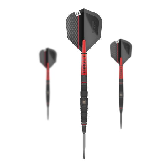 Target Scope 04 freccette in acciaio Swiss Point Auf dem Bild sind drei Steeldarts des Modells "Target Scope 04 Swiss Point" zu sehen. Die Darts haben ein modernes Design in Schwarz und Rot mit auffälligen Details.