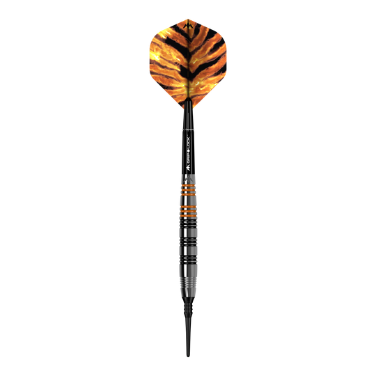 Freccette morbide Mission Javan Brass - 18 g Das Bild zeigt einen Softdart namens "Mission Javan Brass Softdarts - 18g". Der Dart hat eine schwarz-orangene Spitze und eine Flügel mit einem Tigerstreifenmuster.