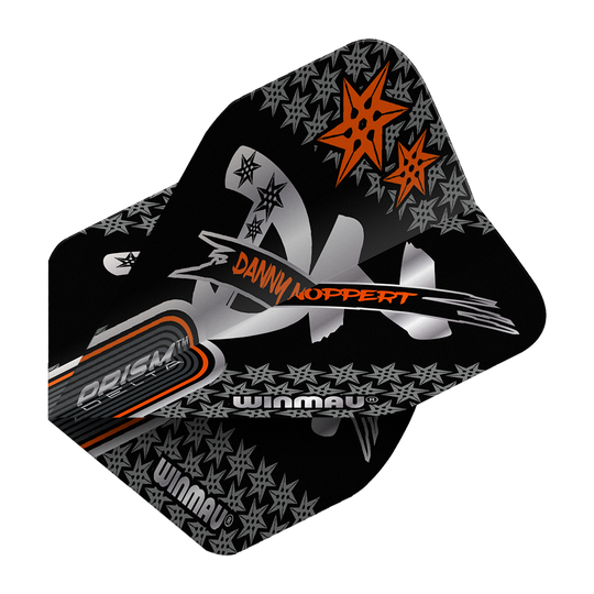 Voli standard Winmau Prism Delta Danny Noppert Black Signature No2 Das Bild zeigt die Winmau Prism Delta Danny Noppert Black Signature No2 Standard Flights. Die Flights sind schwarz mit silbernen und orangefarbenen Sternen und dem Namen "Danny Noppert" bedruckt.