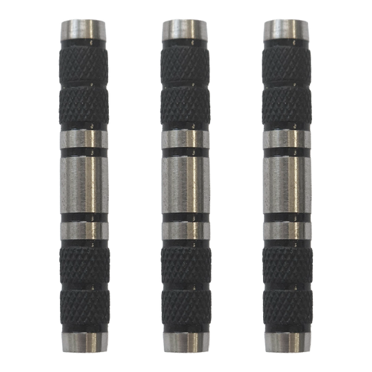 Bersagli morbidi McDart con fusto zigrinato nero - 18 g Zu sehen ist McDart Knurled Black Softdart Barrels - 18g im Set. Die abgebildeten Dart-Barrels sind schwarz und besitzen eine griffige Oberfläche.