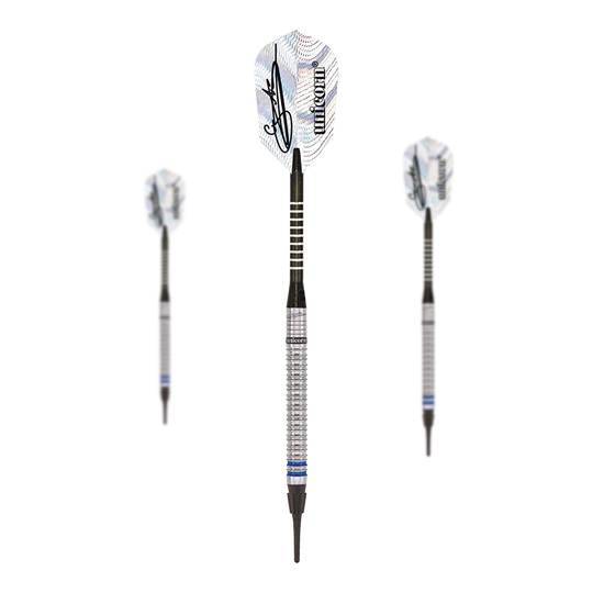 Freccette morbide Gary Anderson Natural Phase 3 di Unicorn World Champion - 18g Das Bild zeigt drei Unicorn World Champion Natural Phase 3 Gary Anderson Softdarts mit einem Gewicht von 18g. Die Darts haben silberne Griffe und weiße Flights mit einer Unterschrift und dem Unicorn-Logo.