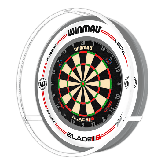 PACCHETTO Illuminazione a LED e surround Winmau Plasma Ice Das Bild zeigt ein Winmau Plasma Ice LED Beleuchtung und Surround Bundle mit einer Dartscheibe. Die Scheibe ist von einem beleuchteten Ring und einem weißen Surround umgeben.