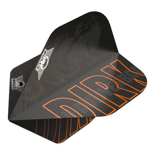 Bulls NL Player 100 Dirk Van Duijvenbode No2 Voli standard Dies ist ein Dart-Flügel aus der Bulls NL Player 100 Serie für Dirk Van Duijvenbode. Er ist schwarz mit orangefarbenen Akzenten und trägt den Namen "DIRK" sowie das Bulls NL Logo.