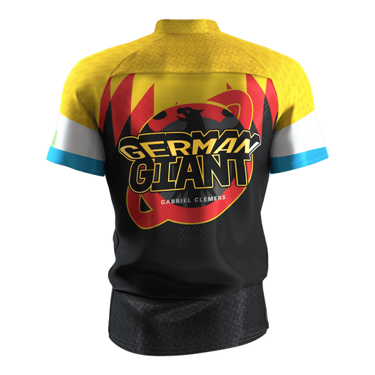 Maglia da freccette Target Gabriel Clemens 2027 Gezeigt wird das Target Gabriel Clemens Dartshirt 2027. Dieses Dartshirt stammt aus der Kollektion von Target.