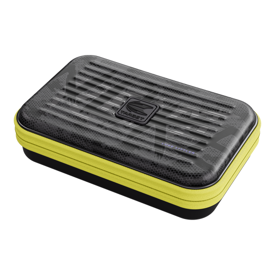 Custodia per freccette Takoma XL Ghost Series Luke Littler Zu sehen ist das Takoma XL Ghost Series Luke Littler Dartcase. Die Hülle schützt und transportiert Darts und Zubehör.