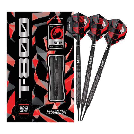 Freccette morbide Red Dragon T-800 - 20 g Das Bild zeigt die Red Dragon T-800 Softdarts mit 20g Gewicht in einer schwarzen und roten Verpackung. Drei schwarze Softdarts mit roten und schwarzen Flights sind neben der Verpackung abgebildet.