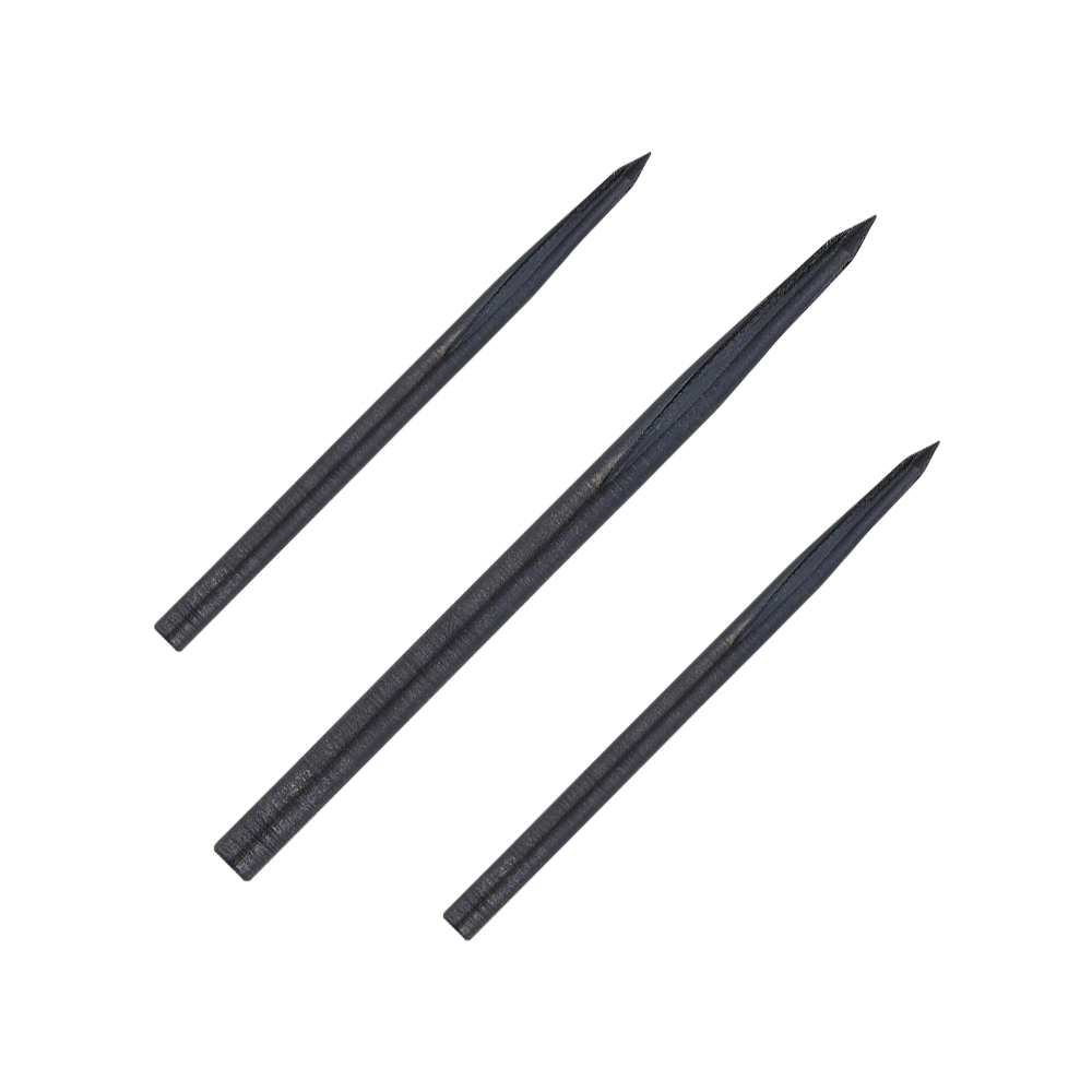Punte per freccette in acciaio Unicorn Volute Noir Das Bild zeigt drei schwarze Steeldartspitzen des Produkts „Unicorn Volute Noir“. Sie sind länglich, spitz zulaufend und aus Metall gefertigt.